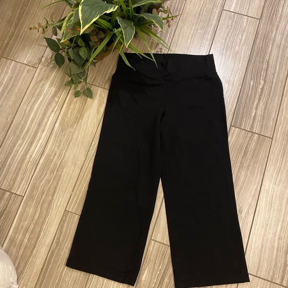 LULULEMON Relaxed Fit Crop - Picture 7 of 15